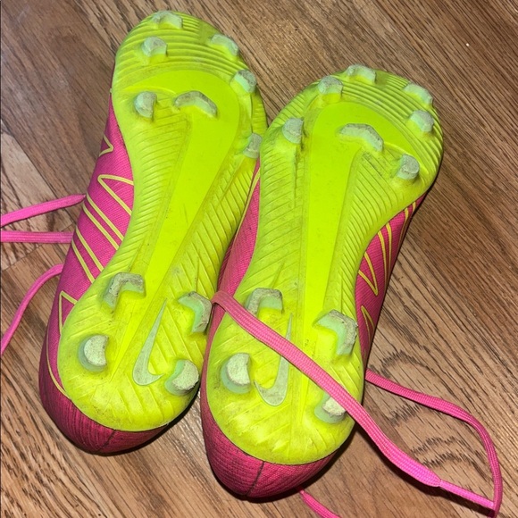 Nike Bright Pink Soccer Cleats with Yellow Details - Picture 2 of 3